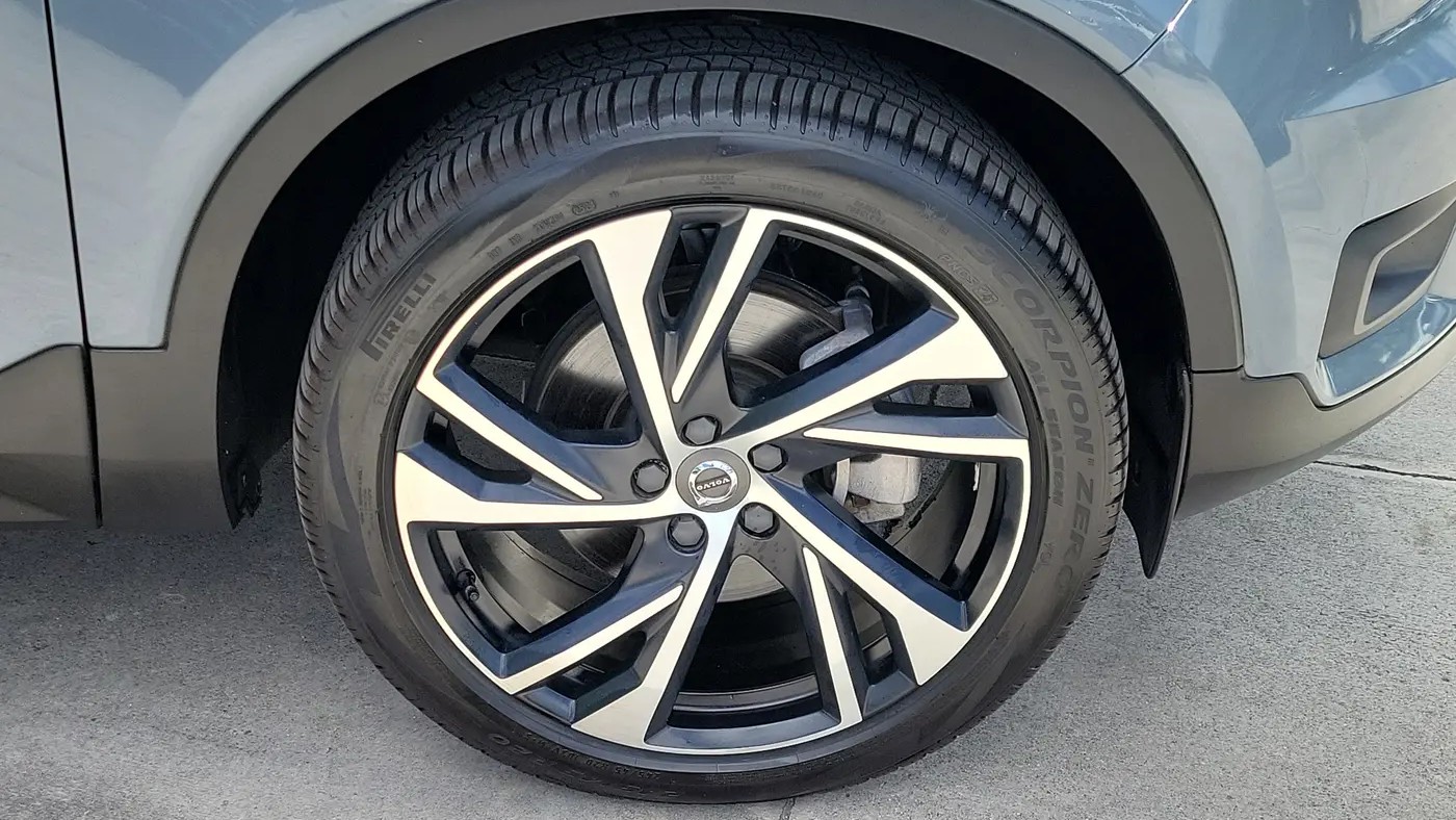 2021 Volvo XC40 T5 R-Design