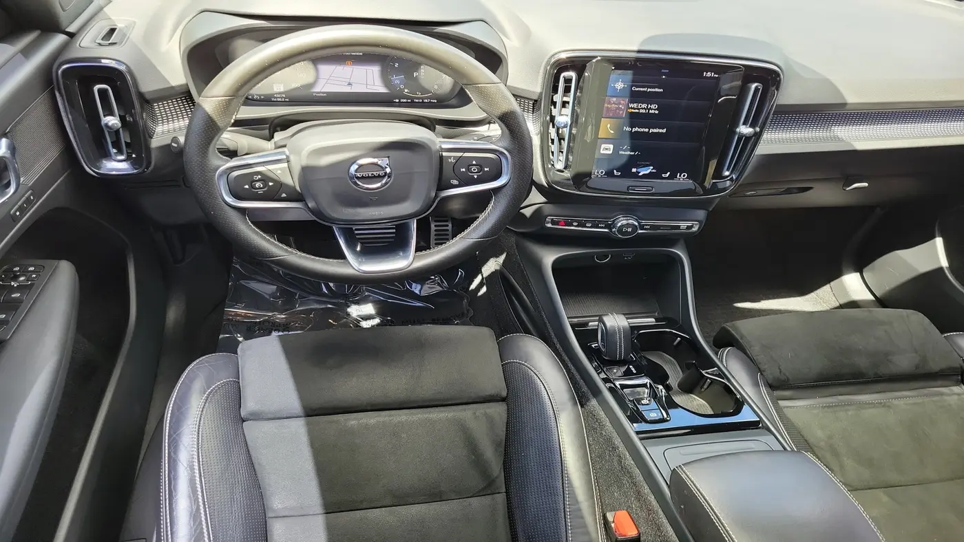 2021 Volvo XC40 T5 R-Design