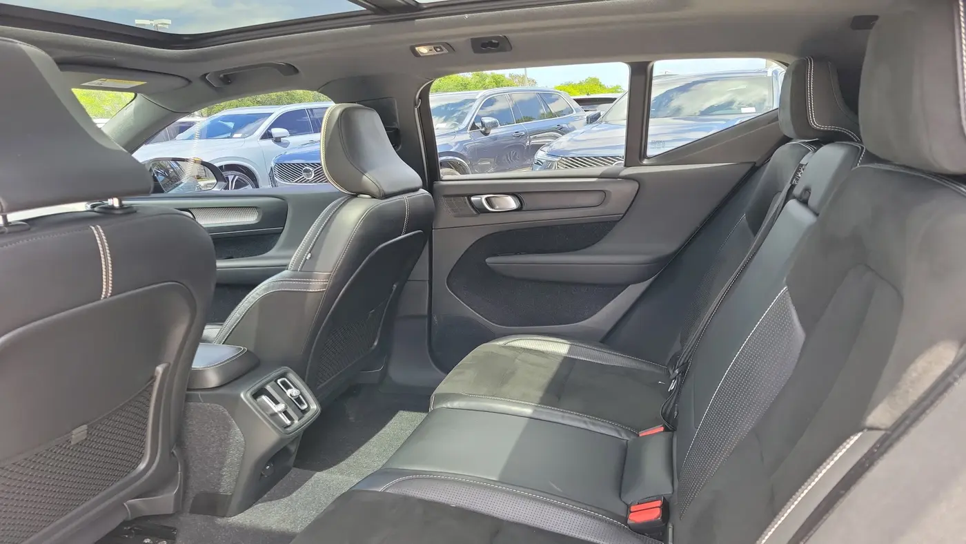 2021 Volvo XC40 T5 R-Design