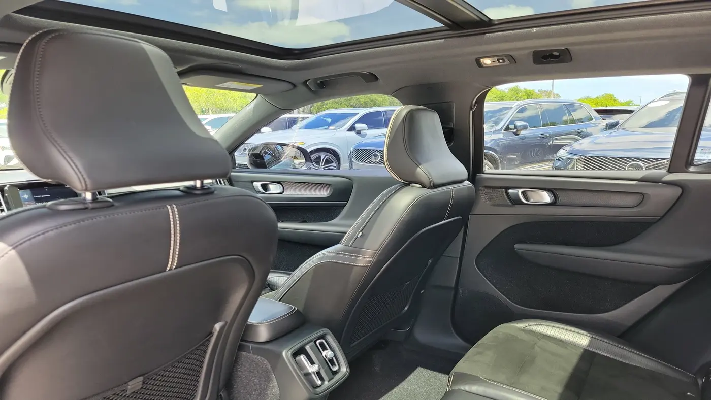 2021 Volvo XC40 T5 R-Design