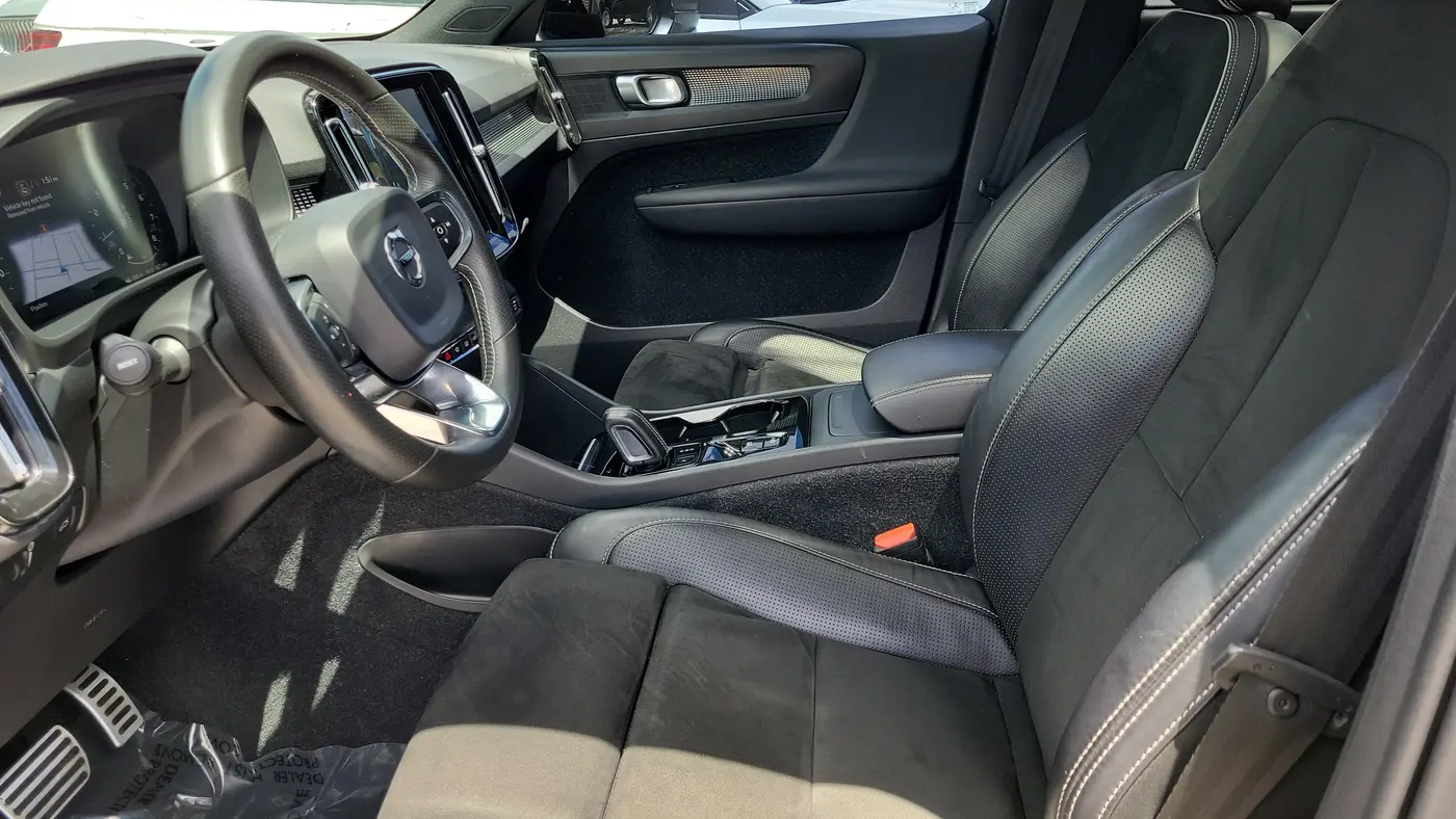 2021 Volvo XC40 T5 R-Design