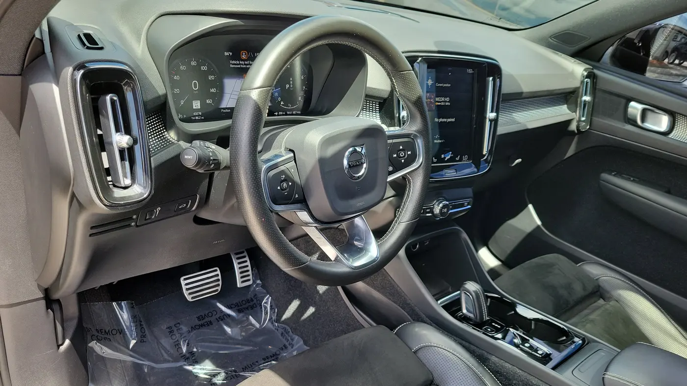 2021 Volvo XC40 T5 R-Design