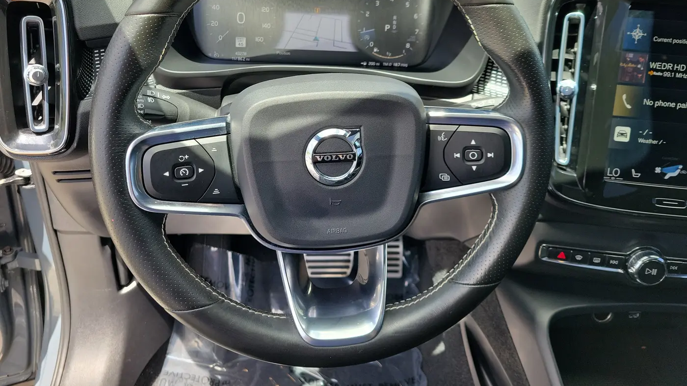 2021 Volvo XC40 T5 R-Design