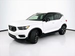 2021 XC40 Thumbnail 1