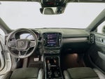 2021 XC40 Thumbnail 3