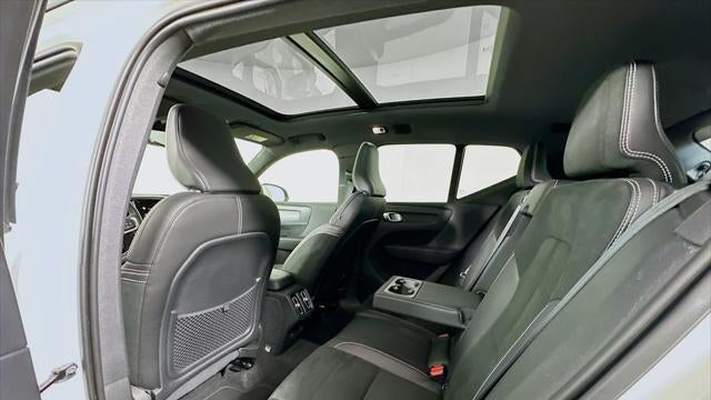2021 Volvo XC40 T5 R-Design