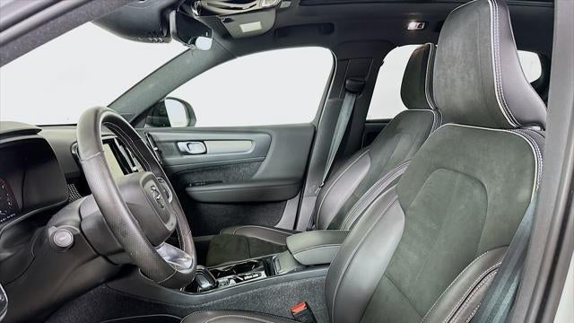 2021 Volvo XC40 T5 R-Design