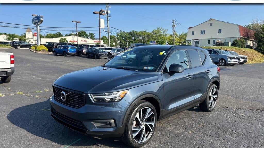 Preowned 2022 Volvo XC40 T5 R-Design for Sale