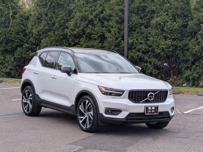 Photo of a 2019 Volvo XC40 AWD T5 R-Design 4DR SUV for sale