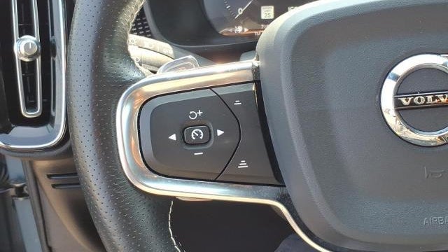 2020 Volvo XC40 T5 R-Design