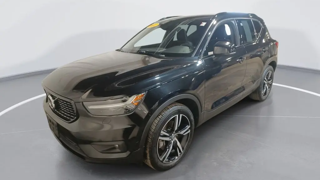 Preowned 2022 Volvo XC40 T5 R-Design for Sale