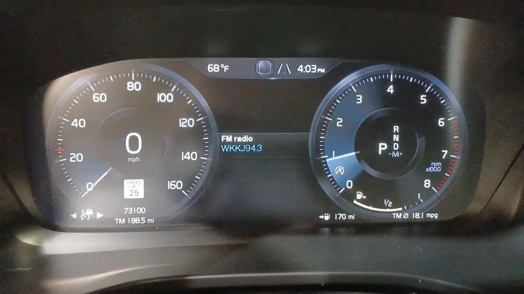 2022 Volvo XC40 T5 R-Design
