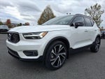 2022 XC40 Thumbnail 3