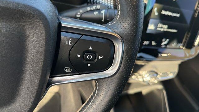 2021 Volvo XC40 T5 R-Design