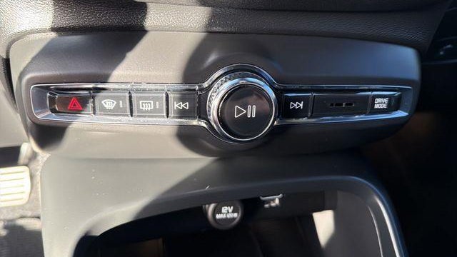 2021 Volvo XC40 T5 R-Design