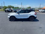 2022 XC40 Thumbnail 2