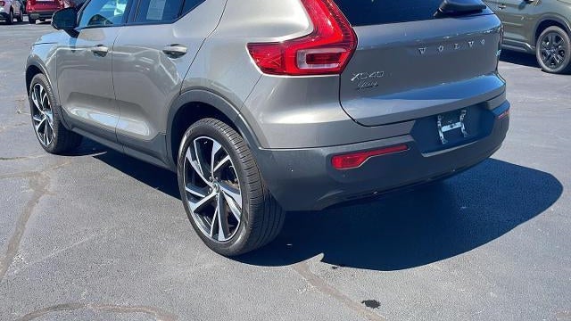 2022 Volvo XC40 T5 R-Design