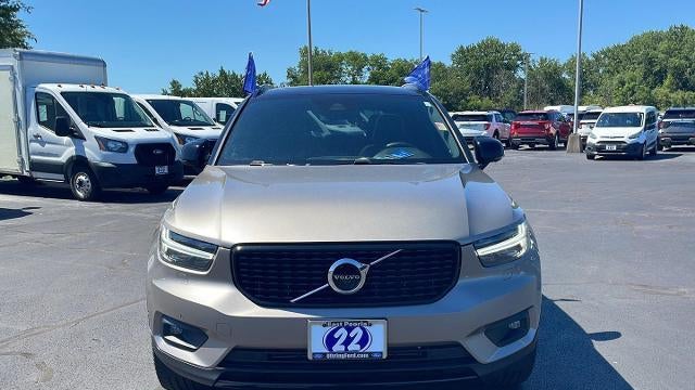 2022 Volvo XC40 T5 R-Design
