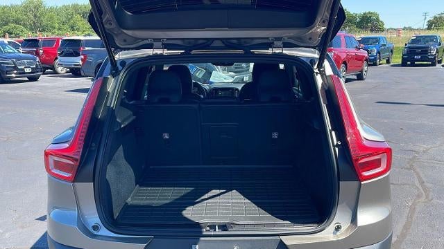 2022 Volvo XC40 T5 R-Design