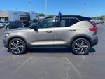2022 XC40 Thumbnail 2