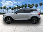 2019 XC40 Thumbnail 5