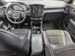 2019 XC40 Thumbnail 9