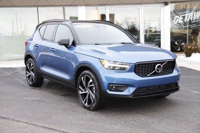 Photo of a 2019 Volvo XC40 AWD T5 R-Design 4DR SUV for sale
