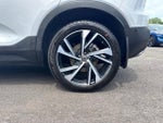 2020 XC40 Thumbnail 8