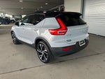 2021 XC40 Thumbnail 3