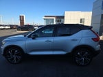 2019 XC40 Thumbnail 4