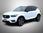 2020 XC40 Thumbnail 1