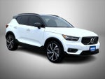 2020 XC40 Thumbnail 3
