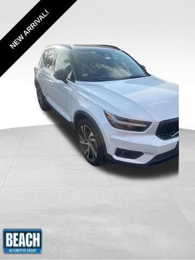 Photo of a 2020 Volvo XC40 AWD T5 R-Design 4DR SUV for sale