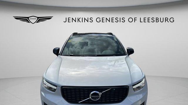 2022 Volvo XC40 T5 R-Design