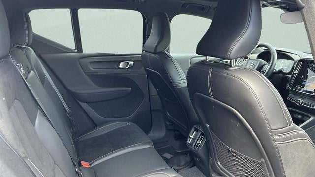 2022 Volvo XC40 T5 R-Design