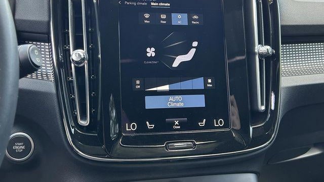 2022 Volvo XC40 T5 R-Design