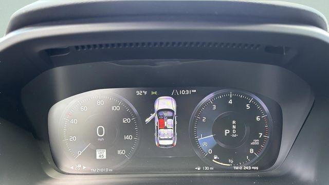 2022 Volvo XC40 T5 R-Design