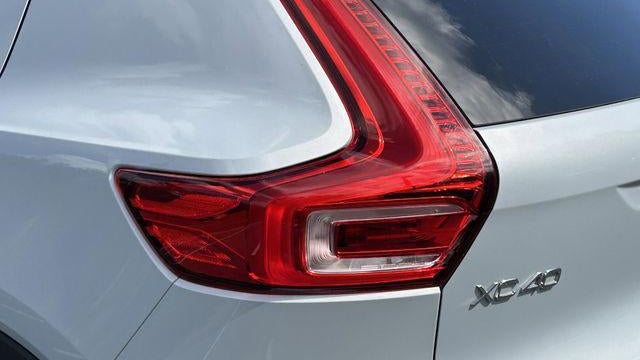 2022 Volvo XC40 T5 R-Design