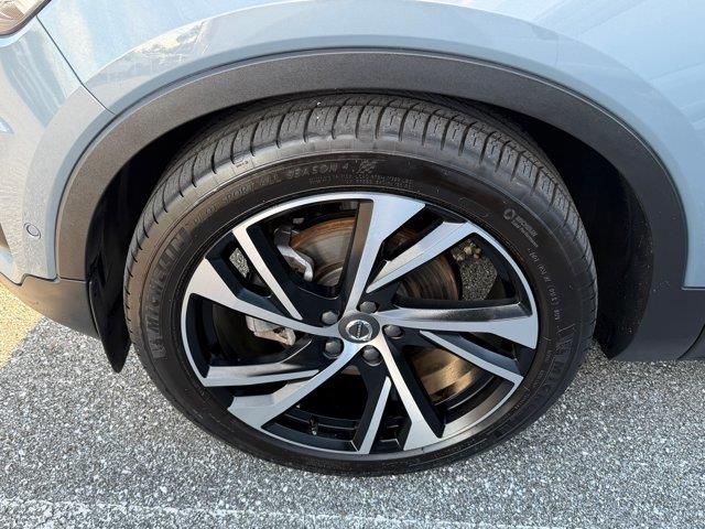 2021 Volvo XC40 - $21,000