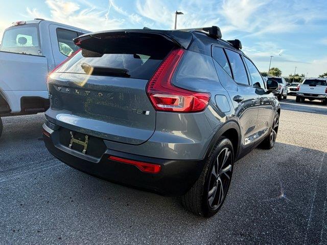 2021 Volvo XC40 - $21,000