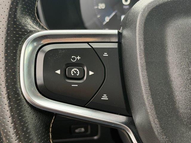 2021 Volvo XC40 - $21,000