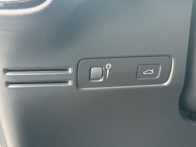 2021 Volvo XC40 - $21,000