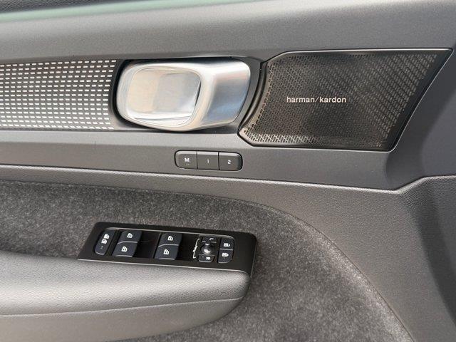 2021 Volvo XC40 - $21,000