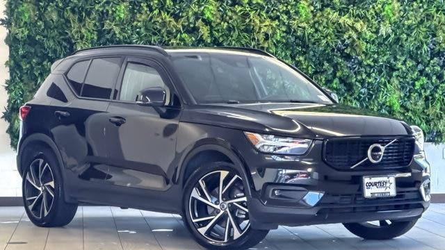Preowned 2022 Volvo XC40 T5 R-Design for Sale