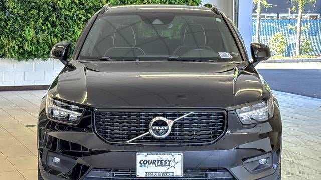 2022 Volvo XC40 T5 R-Design