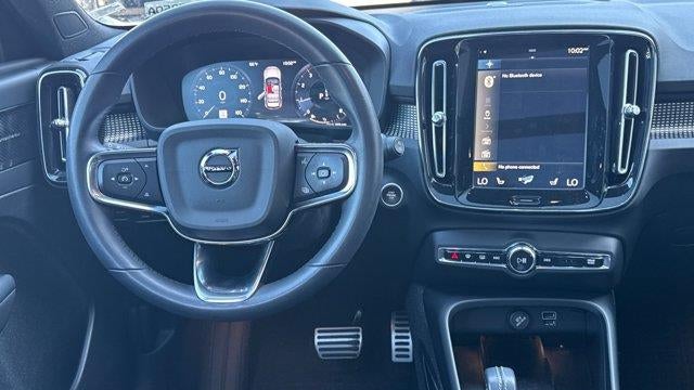 2022 Volvo XC40 T5 R-Design
