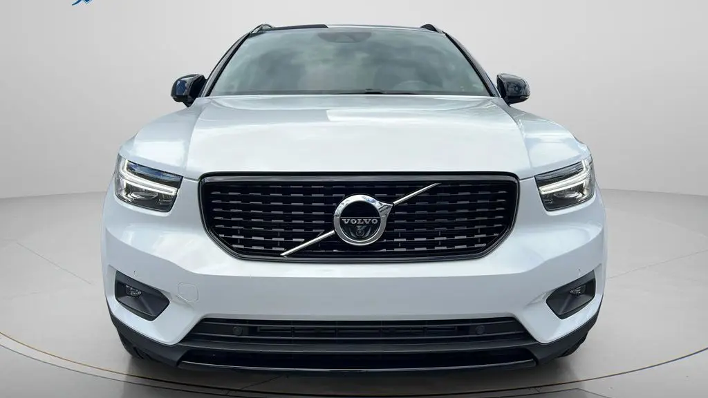 2022 Volvo XC40 T5 R-Design