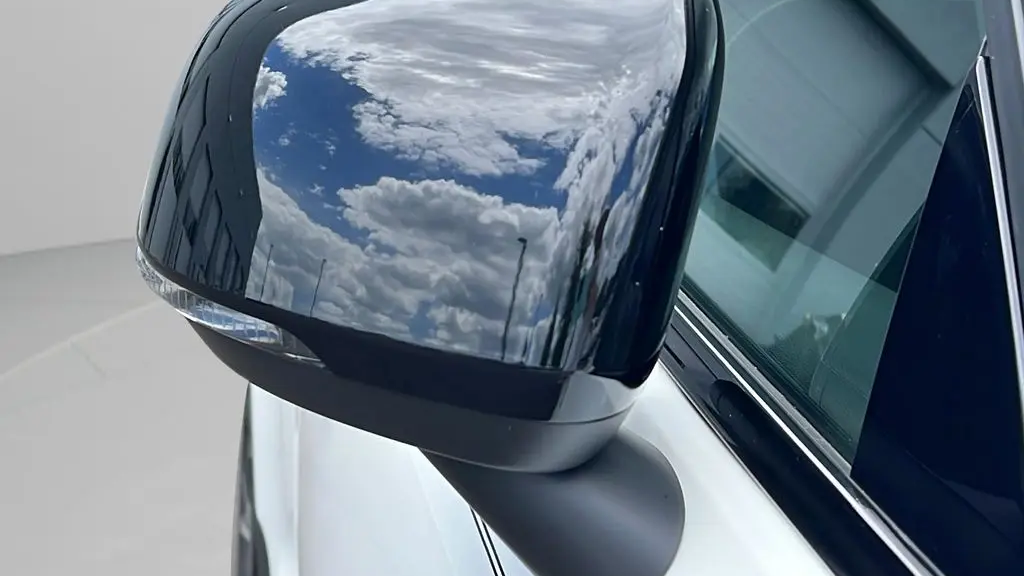 2022 Volvo XC40 T5 R-Design