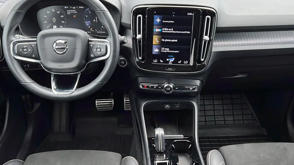 2022 Volvo XC40 T5 R-Design