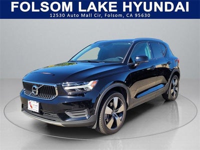 Photo of a 2019 Volvo XC40 AWD T5 Momentum 4DR SUV for sale